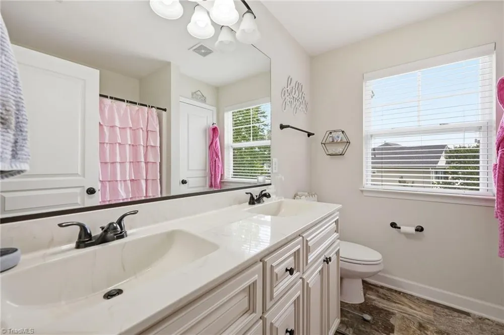 218 Penry Lane Clemmons, NC 27012