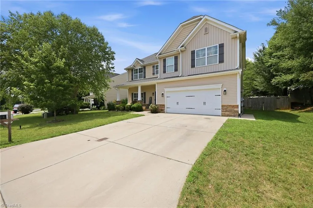 218 Penry Lane Clemmons, NC 27012