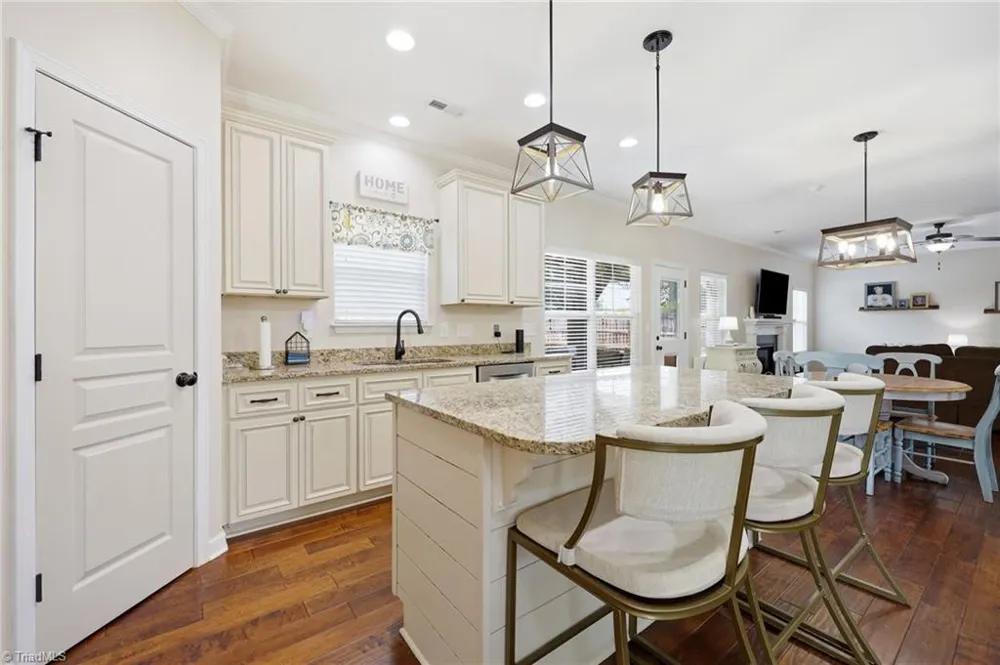 218 Penry Lane Clemmons, NC 27012