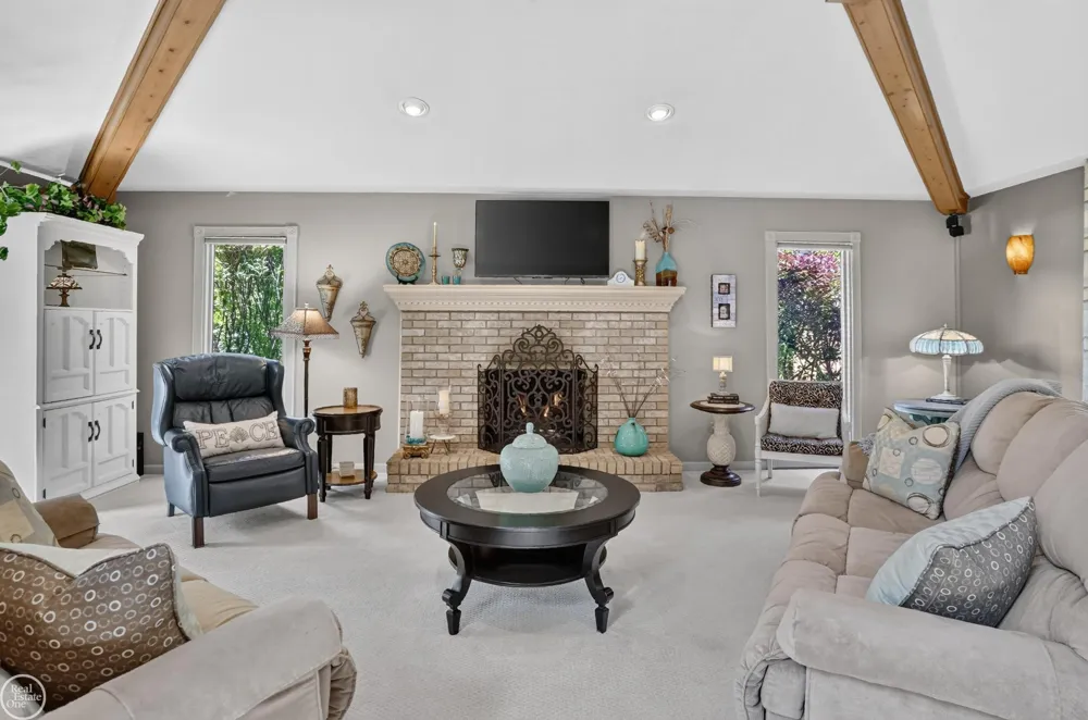 41220 Scarborough Court Clinton Charter Township, MI 48038