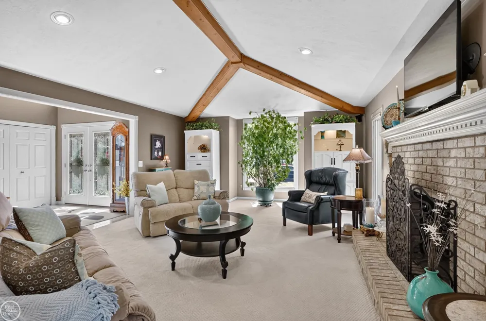 41220 Scarborough Court Clinton Charter Township, MI 48038