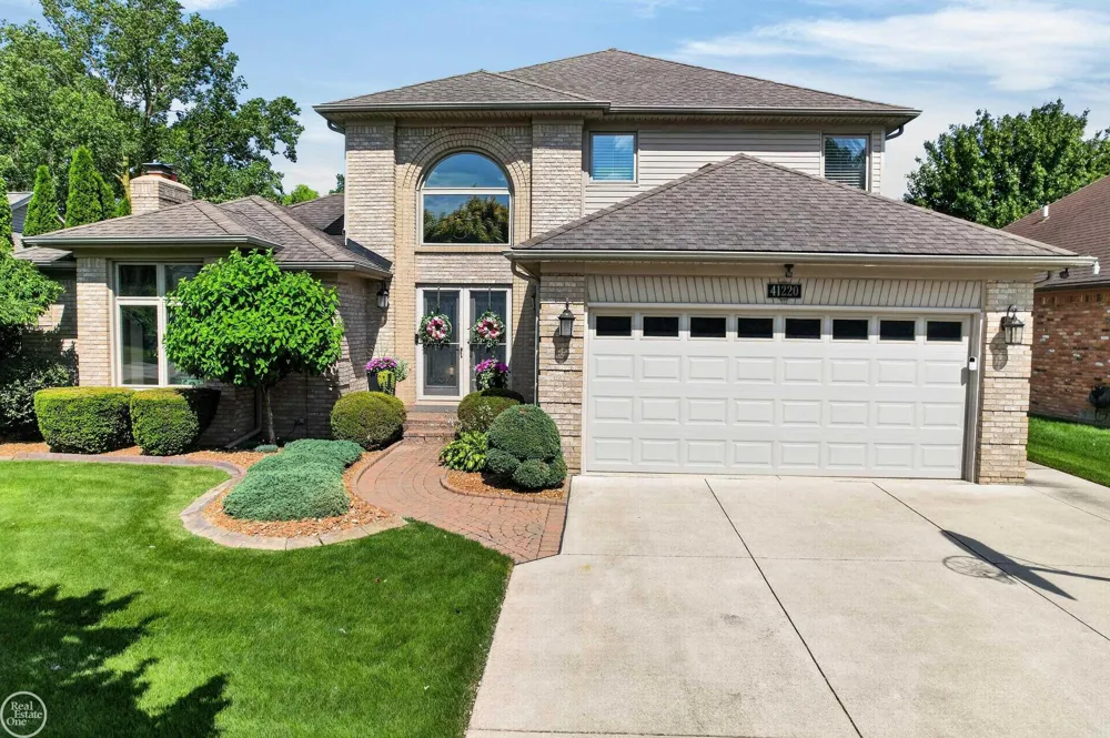 41220 Scarborough Court Clinton Charter Township, MI 48038