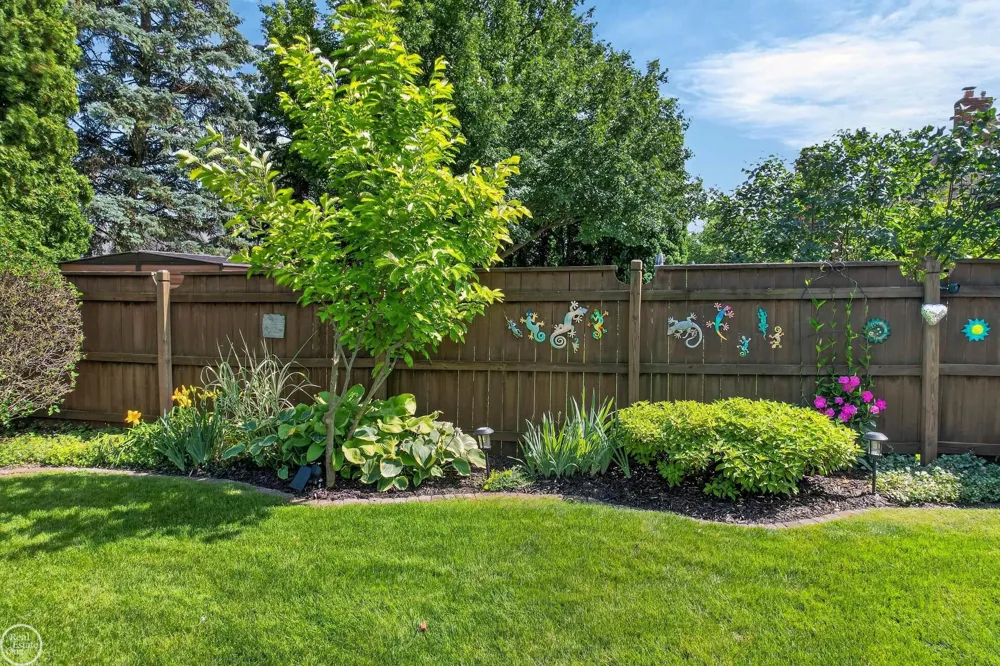 41220 Scarborough Court Clinton Charter Township, MI 48038