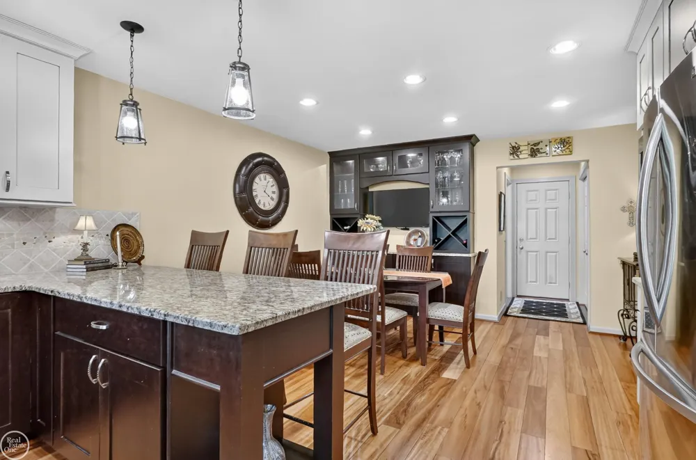 41220 Scarborough Court Clinton Charter Township, MI 48038