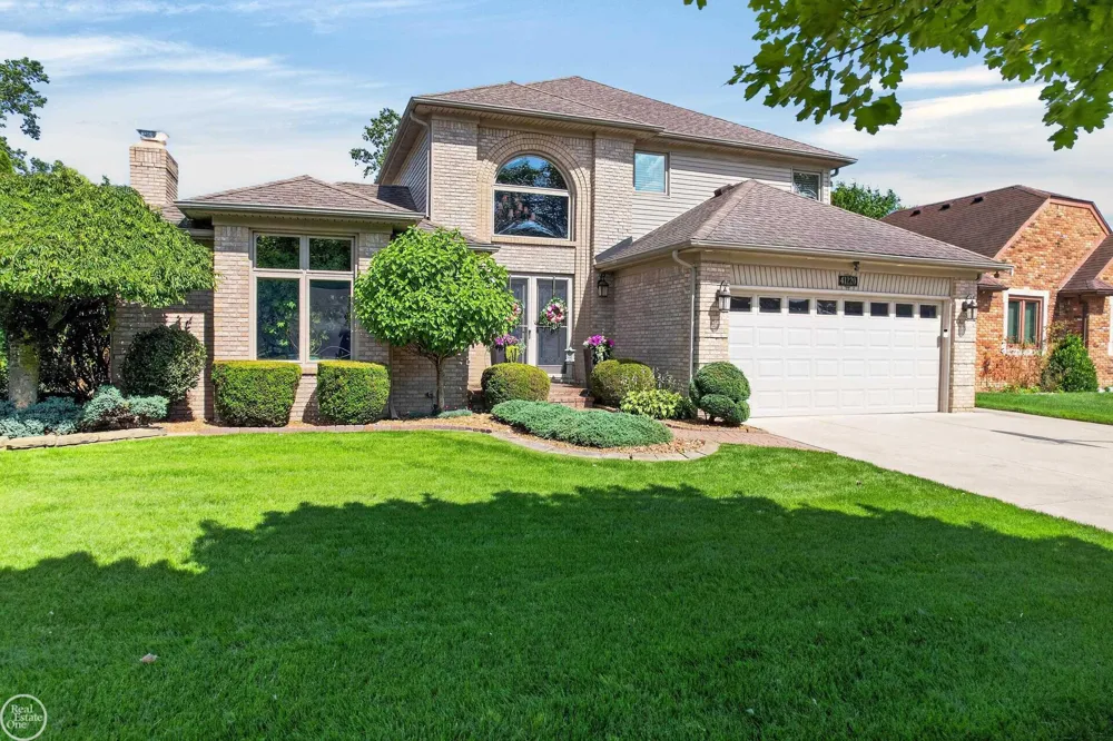 41220 Scarborough Court Clinton Charter Township, MI 48038