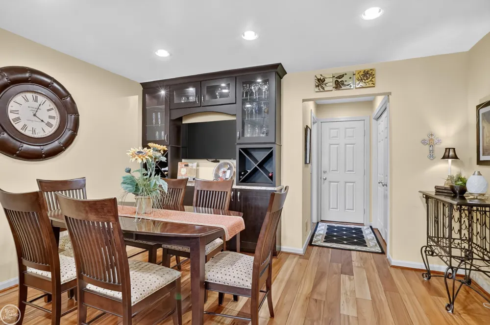 41220 Scarborough Court Clinton Charter Township, MI 48038