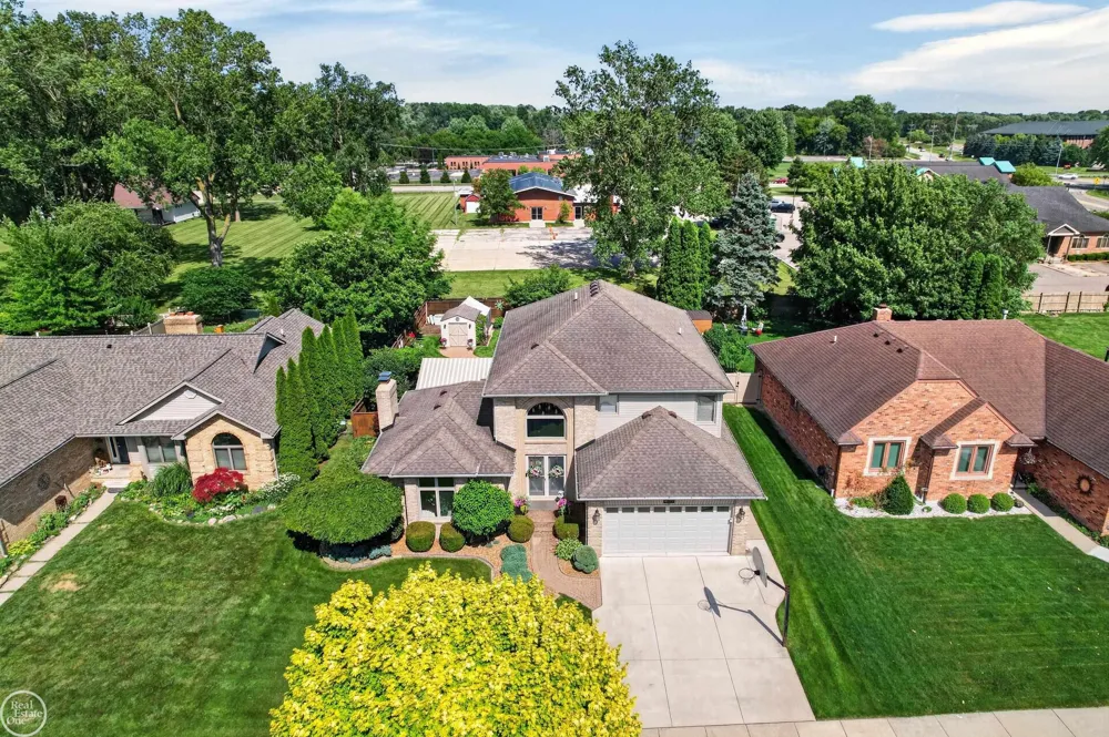 41220 Scarborough Court Clinton Charter Township, MI 48038