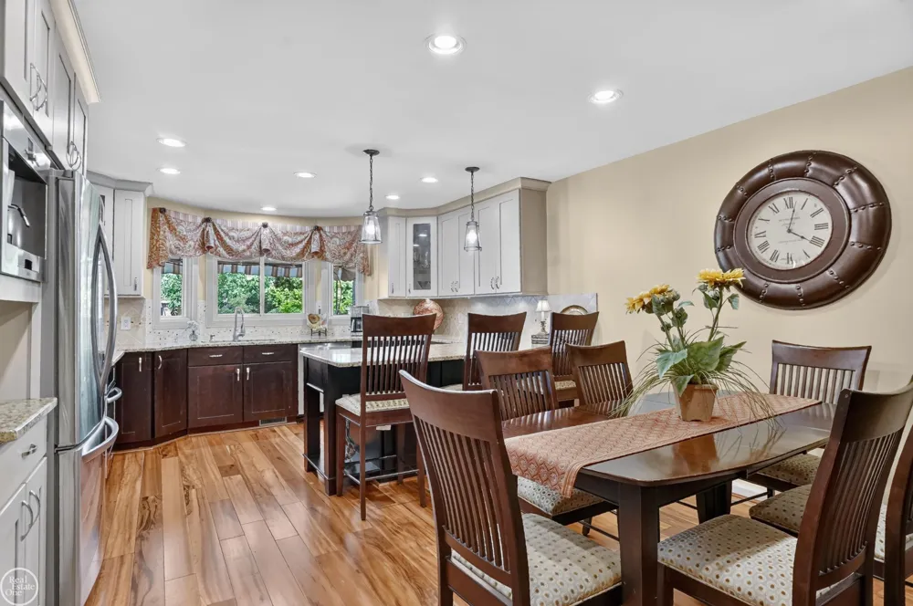 41220 Scarborough Court Clinton Charter Township, MI 48038