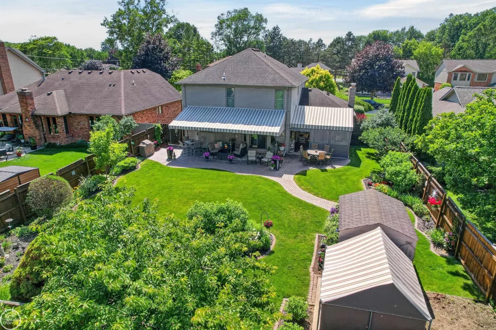 41220 Scarborough Court Clinton Charter Township, MI 48038