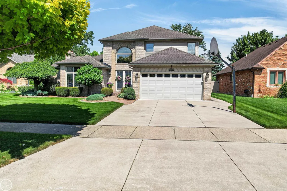 41220 Scarborough Court Clinton Charter Township, MI 48038