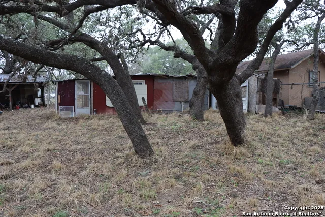 367 Waxwing Poteet, TX 78065