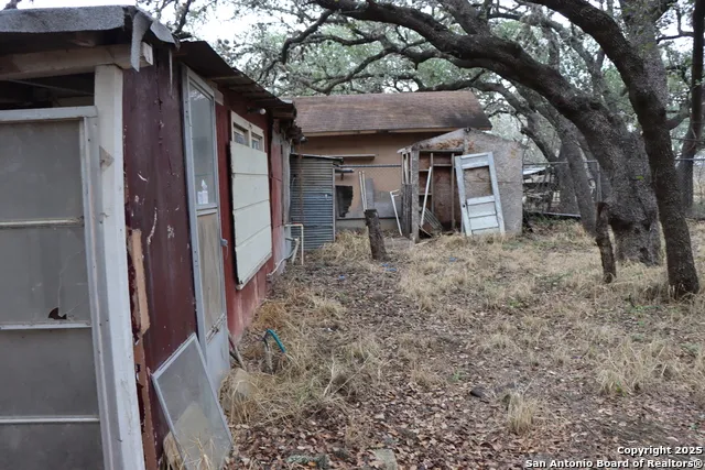 367 Waxwing Poteet, TX 78065