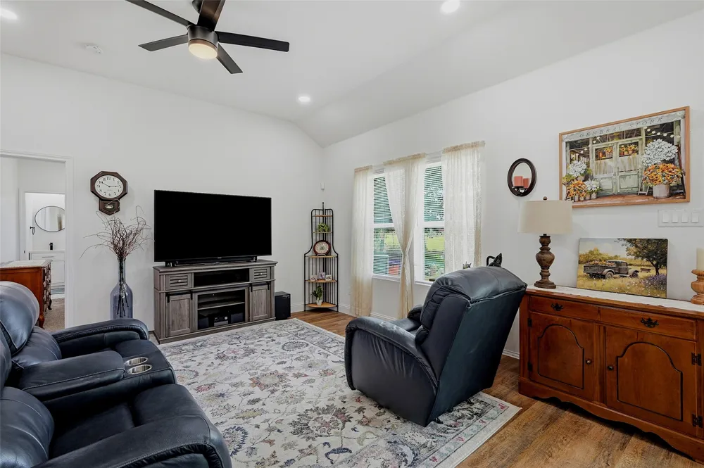 310 Water Street Savoy, TX 75479