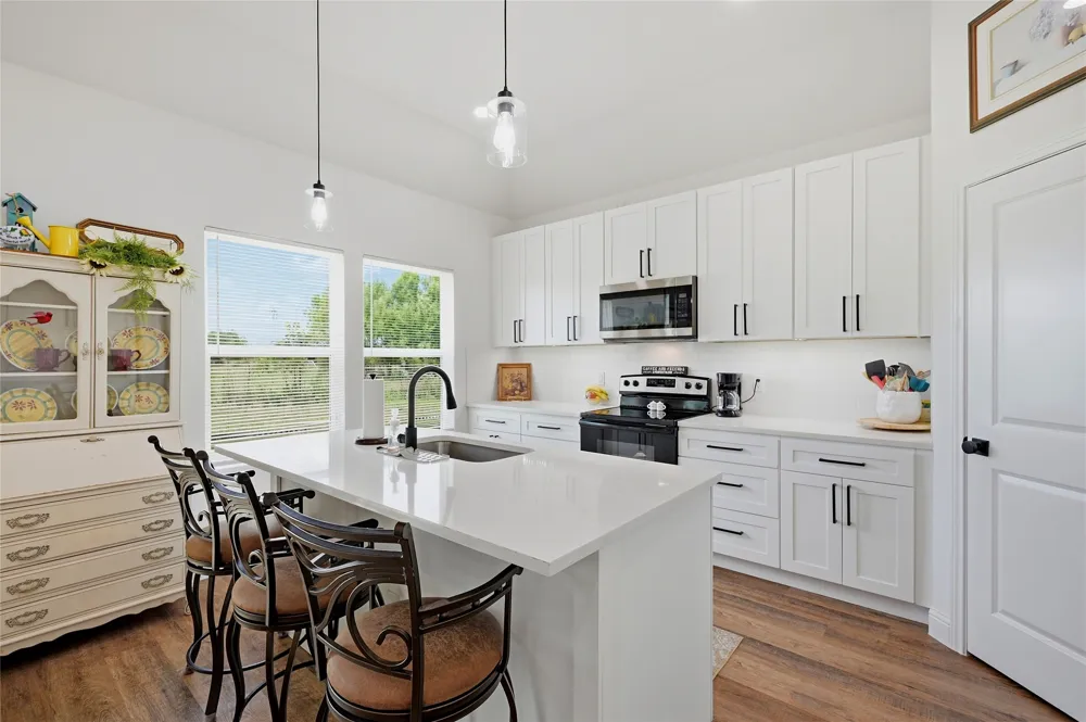 310 Water Street Savoy, TX 75479