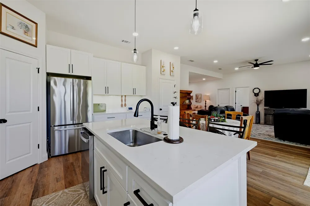 310 Water Street Savoy, TX 75479
