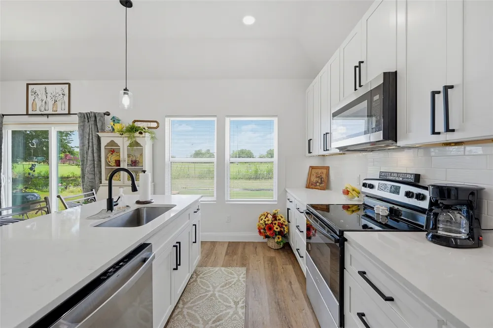 310 Water Street Savoy, TX 75479