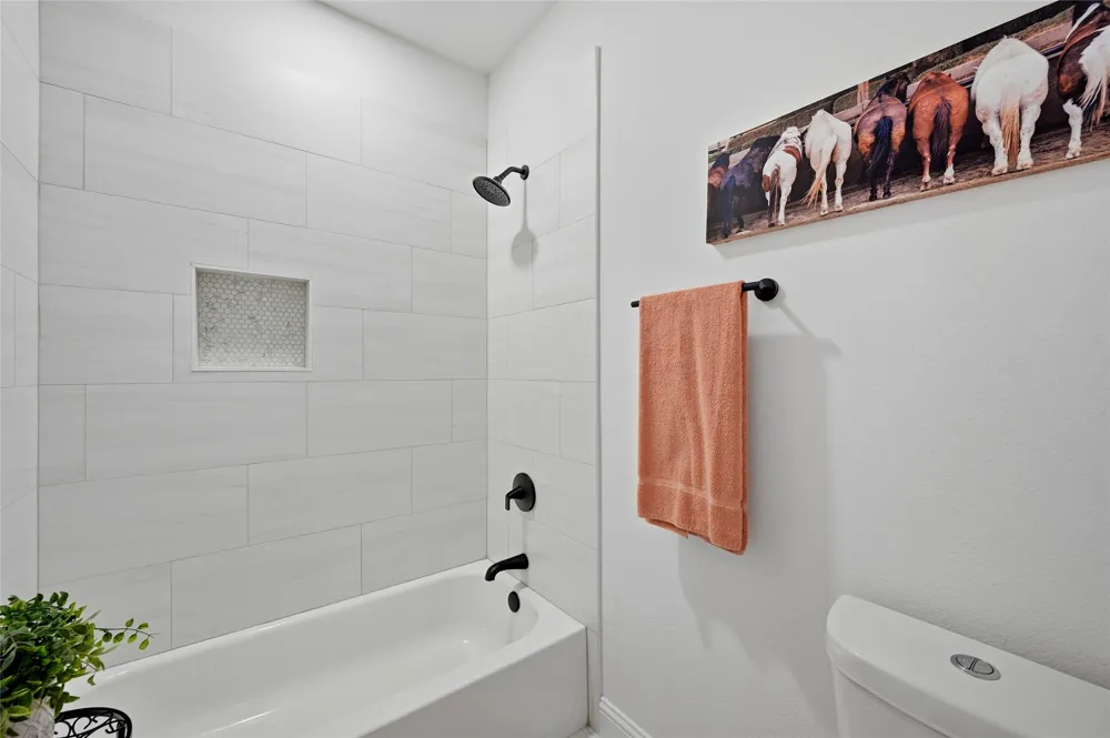 310 Water Street Savoy, TX 75479