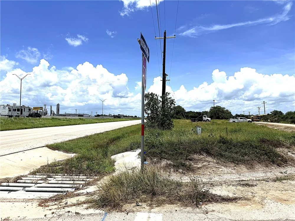 11604 US Highway 59 Victoria, TX 77905