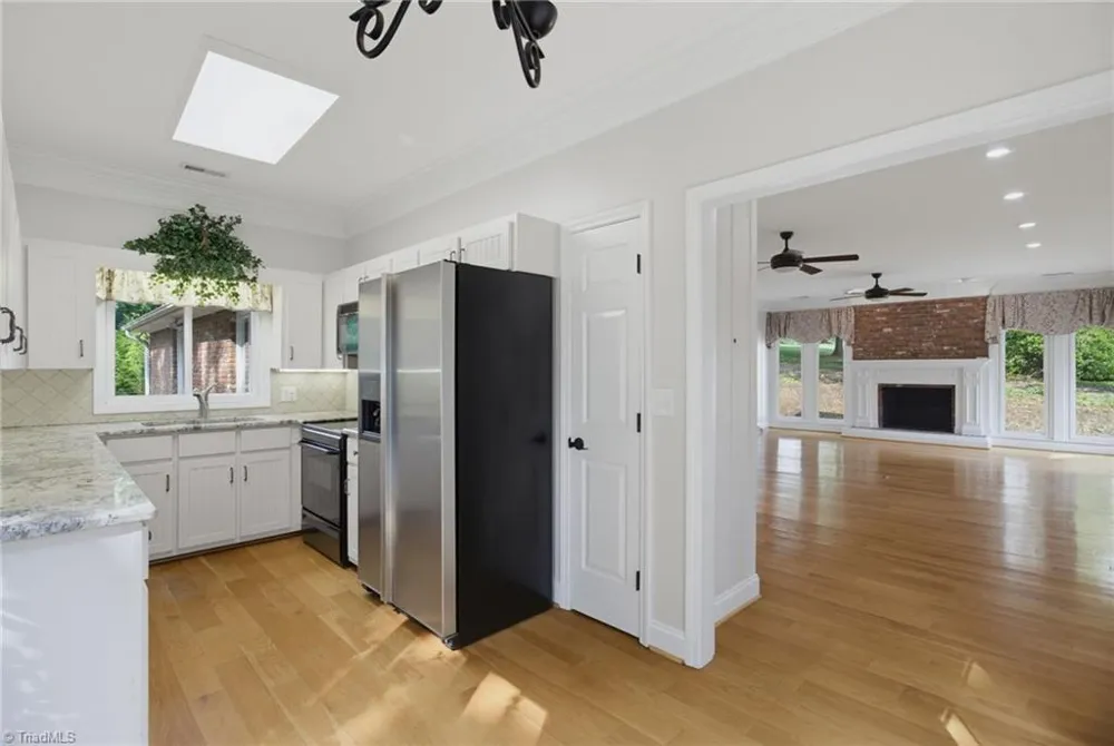 175 Sandtrap Lane Pilot Mountain, NC 27041