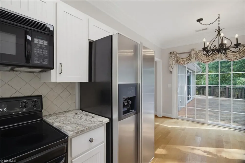 175 Sandtrap Lane Pilot Mountain, NC 27041