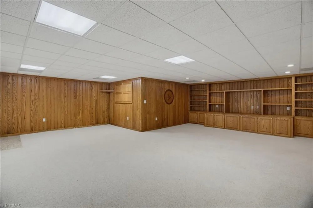 175 Sandtrap Lane Pilot Mountain, NC 27041