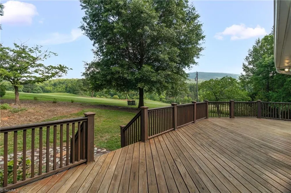 175 Sandtrap Lane Pilot Mountain, NC 27041