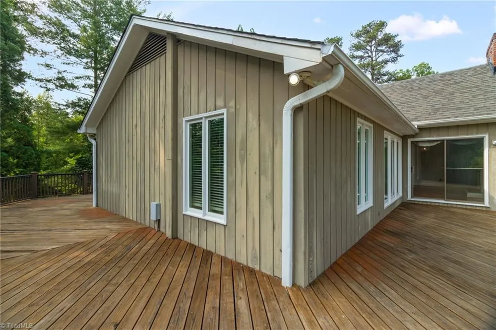 175 Sandtrap Lane Pilot Mountain, NC 27041