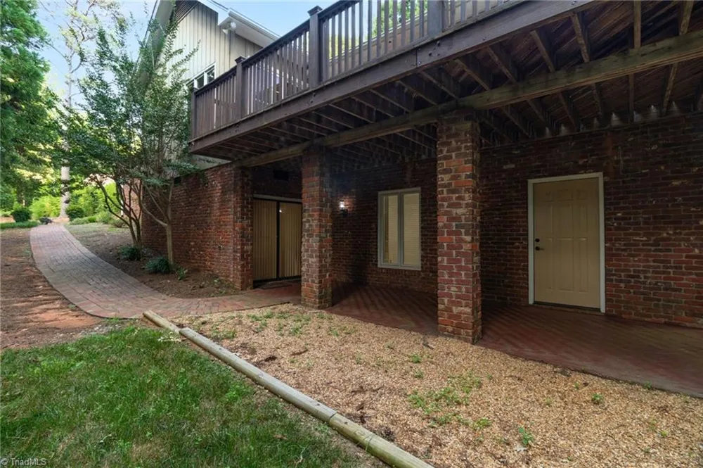 175 Sandtrap Lane Pilot Mountain, NC 27041