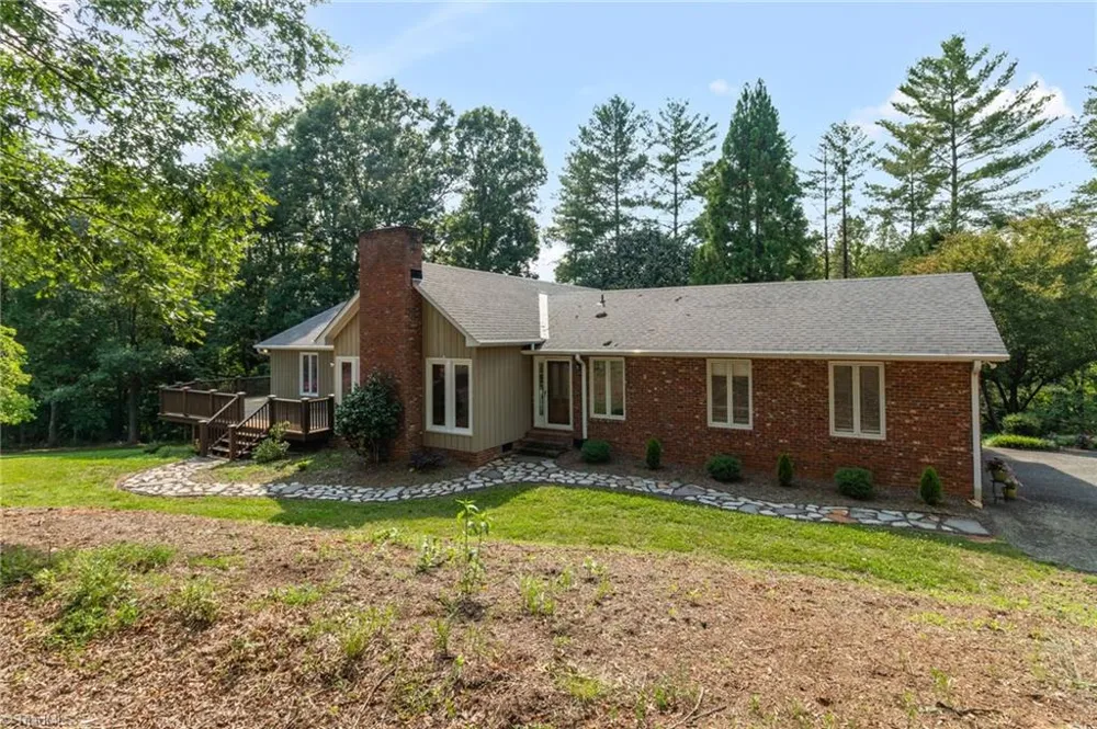 175 Sandtrap Lane Pilot Mountain, NC 27041