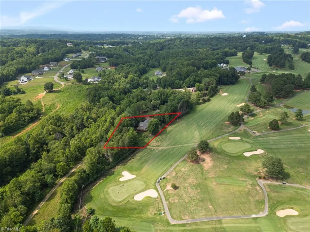 175 Sandtrap Lane Pilot Mountain, NC 27041