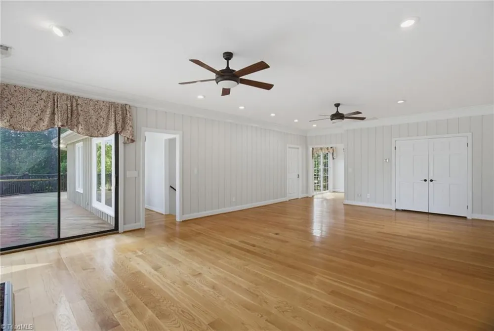 175 Sandtrap Lane Pilot Mountain, NC 27041