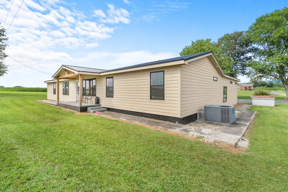11 Jess Long Ln Hillsboro, TN 37342