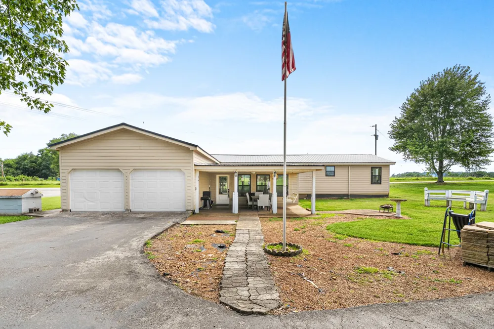 11 Jess Long Ln Hillsboro, TN 37342
