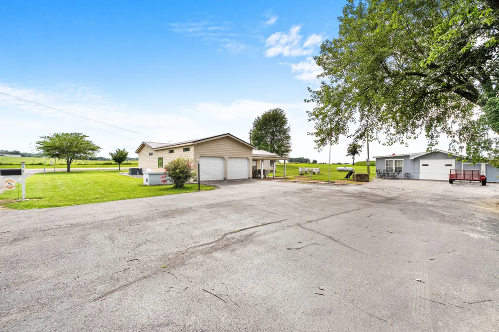 11 Jess Long Ln Hillsboro, TN 37342