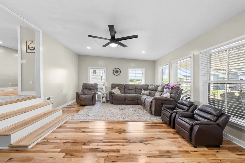 11 Jess Long Ln Hillsboro, TN 37342