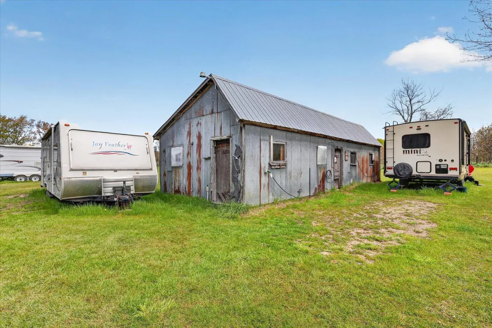 261 19 Mile Road NE Solon Township, MI 49319