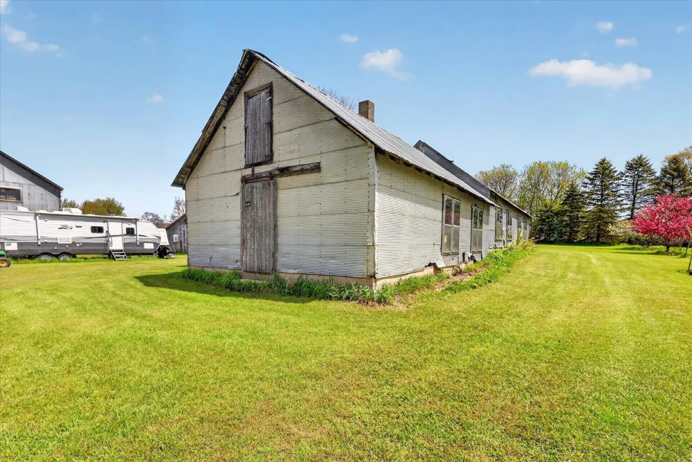 261 19 Mile Road NE Solon Township, MI 49319