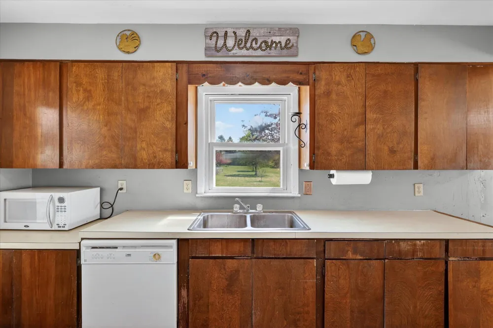 261 19 Mile Road NE Solon Township, MI 49319