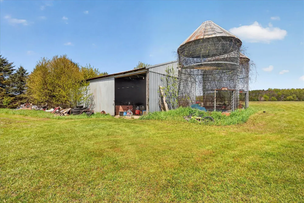 261 19 Mile Road NE Solon Township, MI 49319