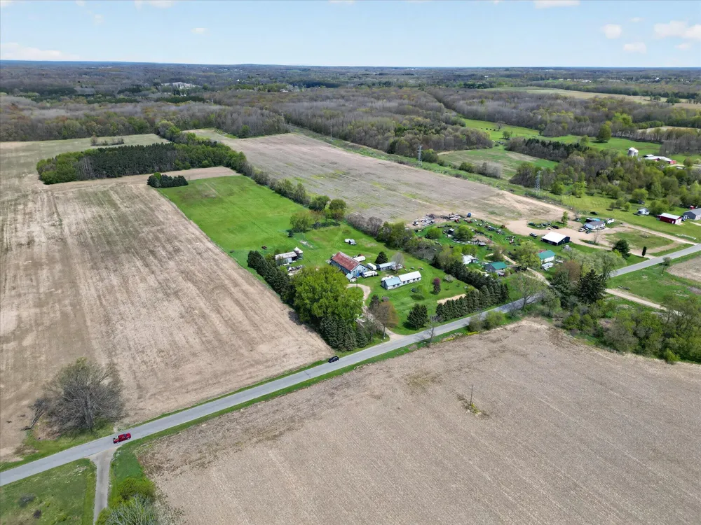261 19 Mile Road NE Solon Township, MI 49319