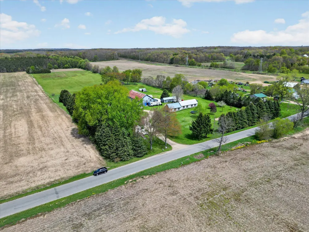 261 19 Mile Road NE Solon Township, MI 49319