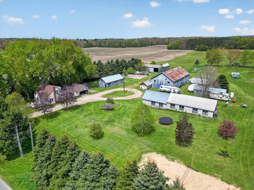 261 19 Mile Road NE Solon Township, MI 49319