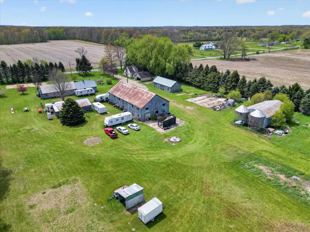 261 19 Mile Road NE Solon Township, MI 49319