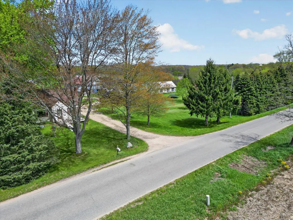 261 19 Mile Road NE Solon Township, MI 49319