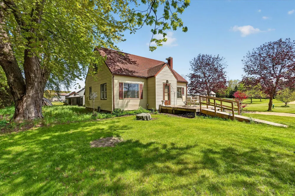 261 19 Mile Road NE Solon Township, MI 49319