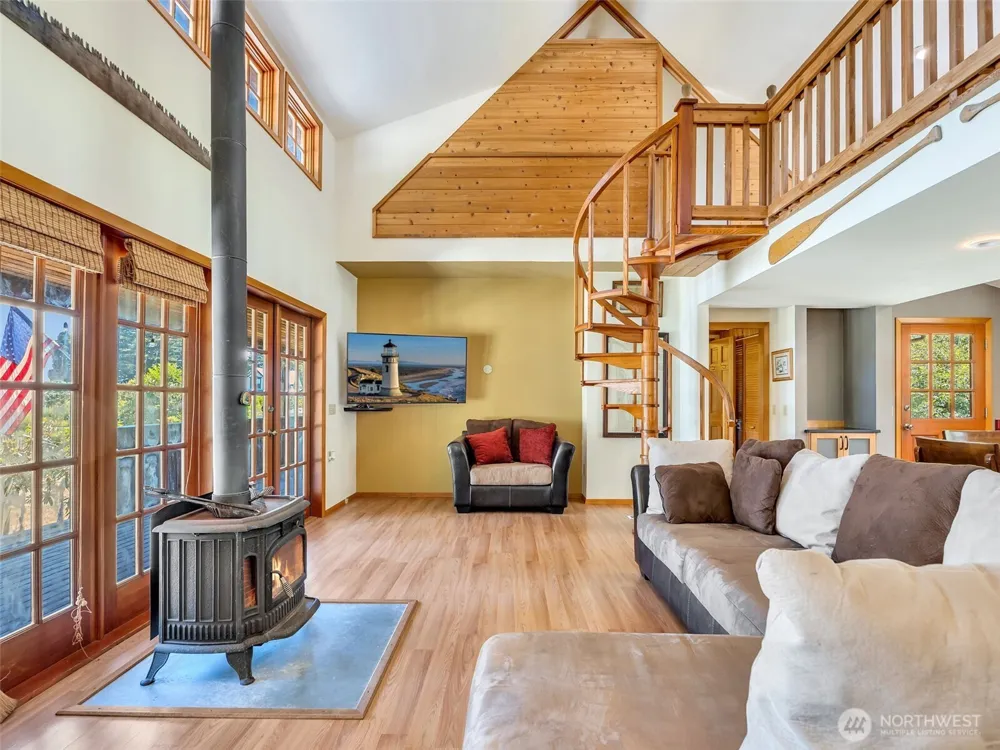 33811 Territory Road Oysterville, WA 98641