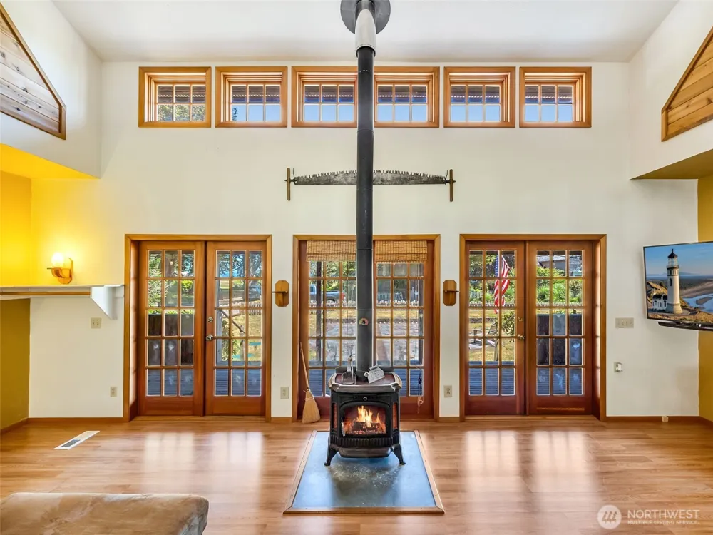33811 Territory Road Oysterville, WA 98641