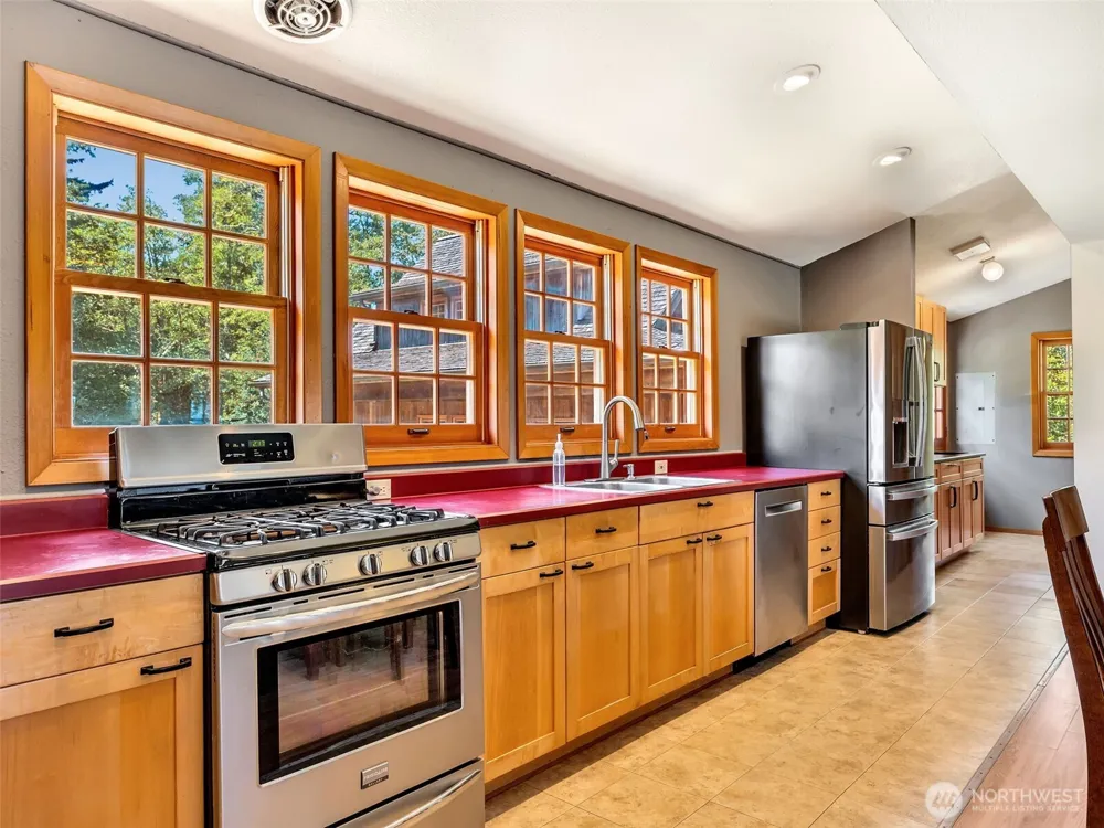 33811 Territory Road Oysterville, WA 98641