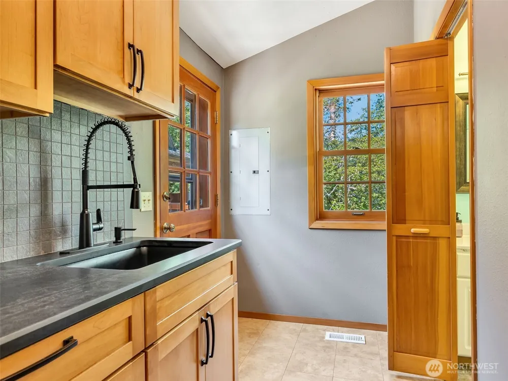 33811 Territory Road Oysterville, WA 98641