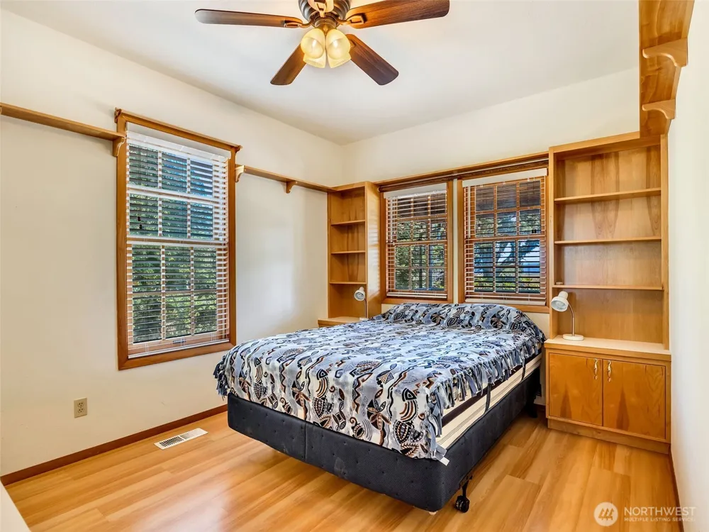 33811 Territory Road Oysterville, WA 98641